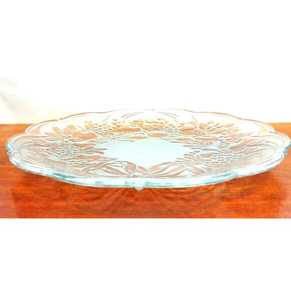 KIG Indonesia Fruitella Fruit Plate 15" Embossed Round Christmas Holiday Platter - Picture 5 of 7